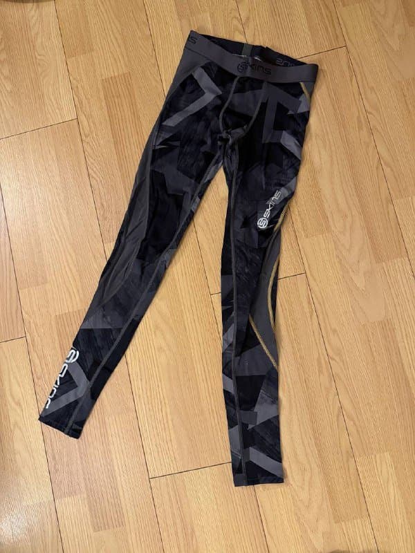 Подростковые тайтсы, кроссовки Adidas, женские туфли, демисезонная куртка