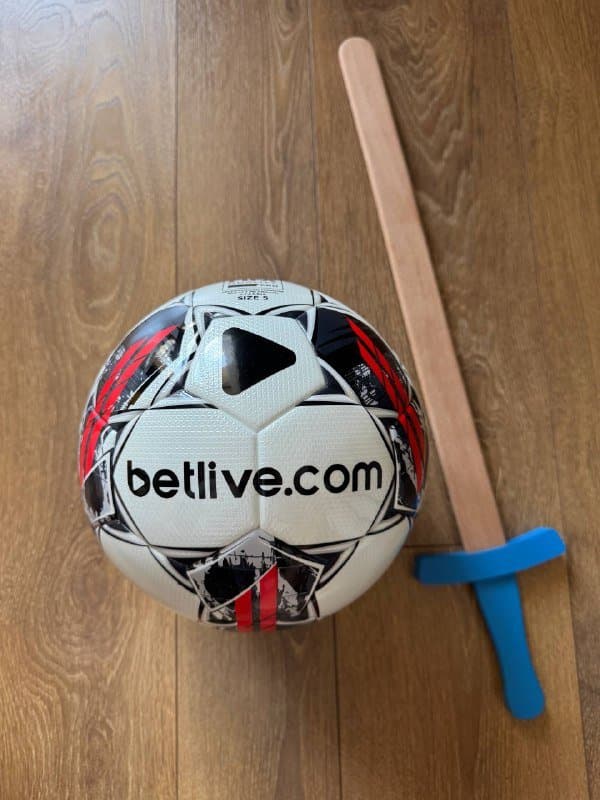 Футбольный мяч