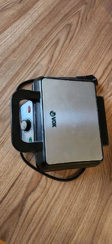 Вафельница Vox 1000W