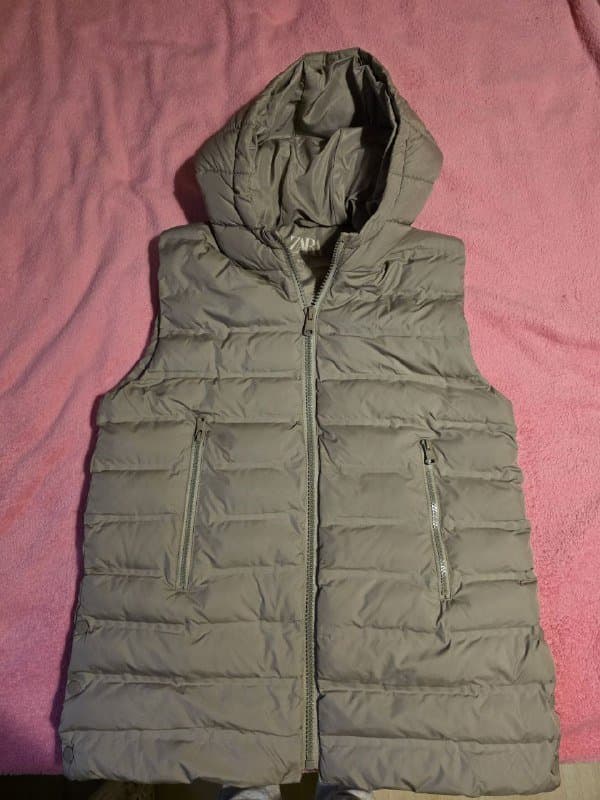 Жилет Zara с капюшоном размер 42-44