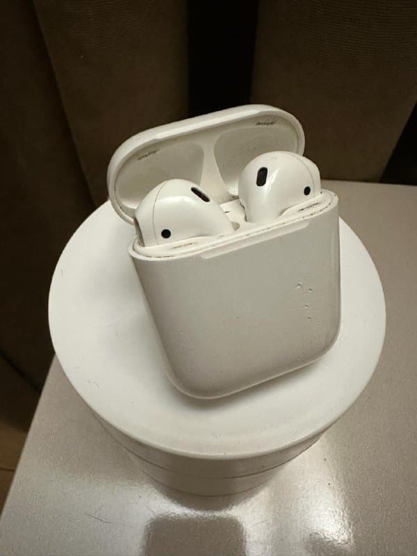Apple AirPods 2nd generation 2