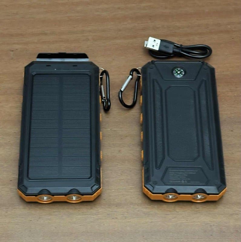 Power Bank 20000mAh с компасом и карабином 1