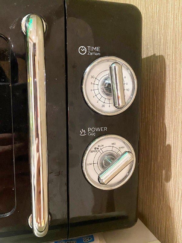 Микроволновка KUMTEL HM-09 700W 2