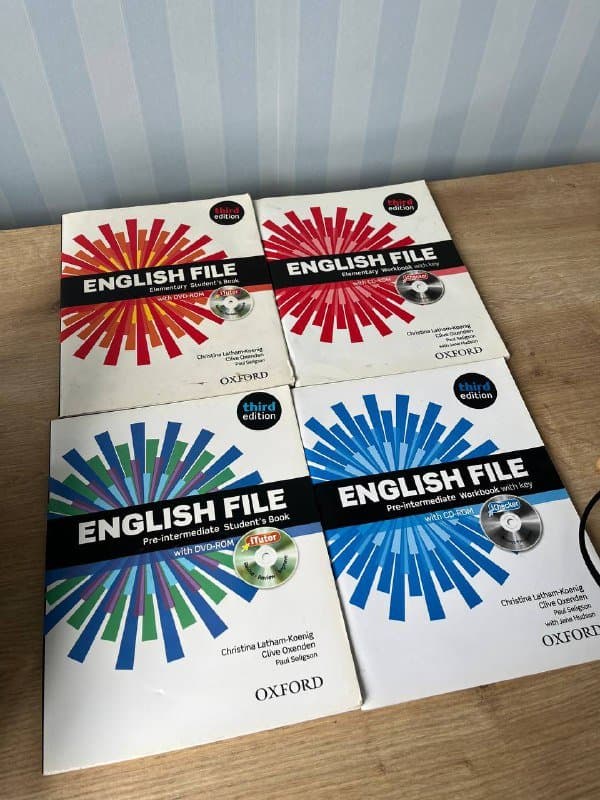 English File Elementary и Pre-Intermediate учебники и рабочие тетради