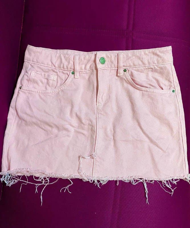 Мини юбка Don’t Call Me Jennifer розовая джинсовая 1