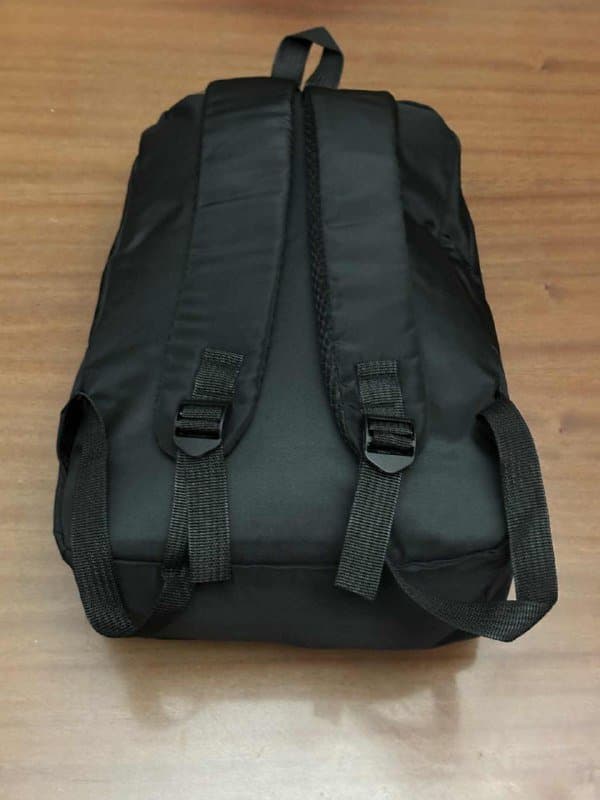 Чёрный рюкзак, синий и серый рюкзаки, спортивная сумка 2