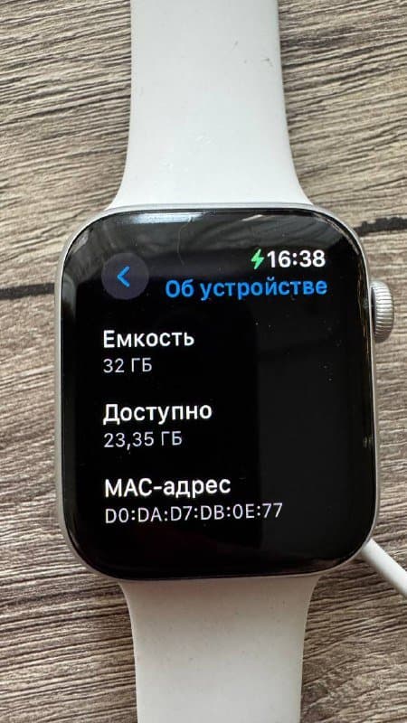 Apple Watch SE 2 44 мм с браслетами и защитой дисплея 8