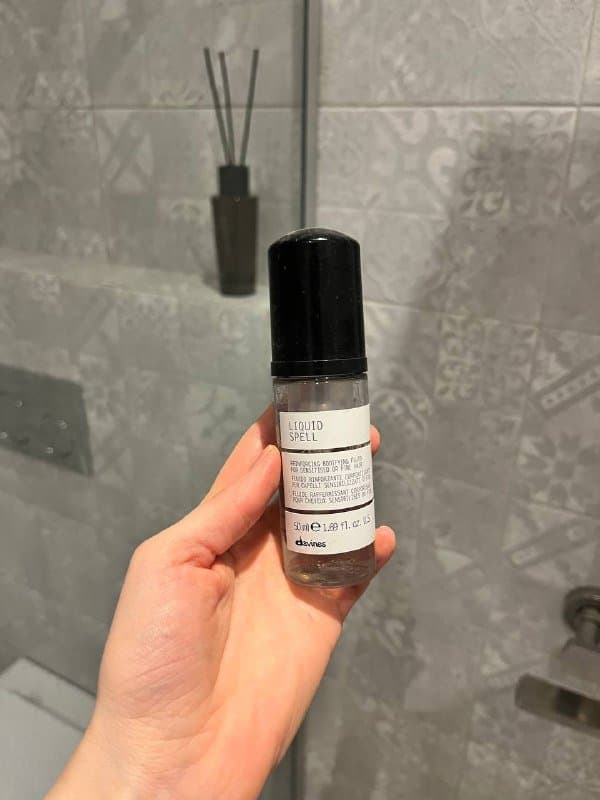 Вешалки Jysk деревянные черные и белые, вешалки Miniso 3