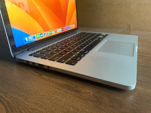 MacBook Pro 13.3 (2015) i5 2.7GHz 8GB 128SSD