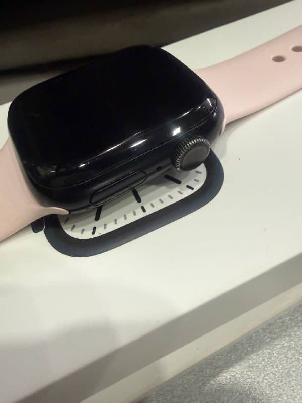 Apple Watch 7 41 мм, чехлы на iPhone 16 Pro Max 2