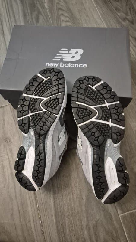 Новые мужские кроссовки New balance 2002 R, 9 US 4