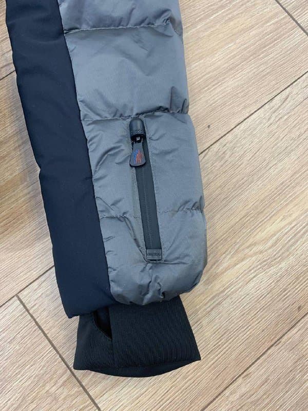 Теплая молодежная куртка Moncler размер Л 8