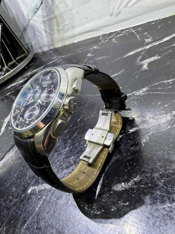 Часы Tissot с кожаным ремешком 3