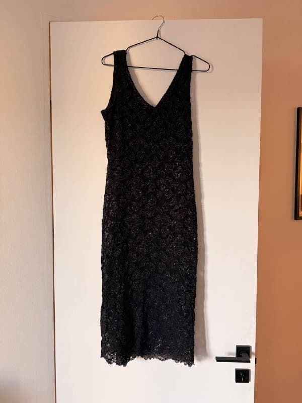 голубое платье, бежевое платье в цветочек, черное платье, голубая рубашка Pierre Cardin, голубая рубашка Uniqlo 5