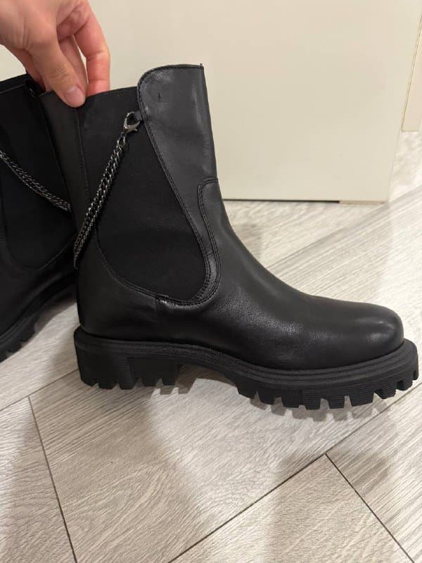 Ботинки осенние кожаные 39 размер 2