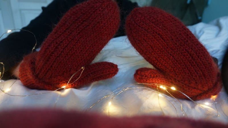 Варежки, носки-тапочки, шапка полушерсть 5