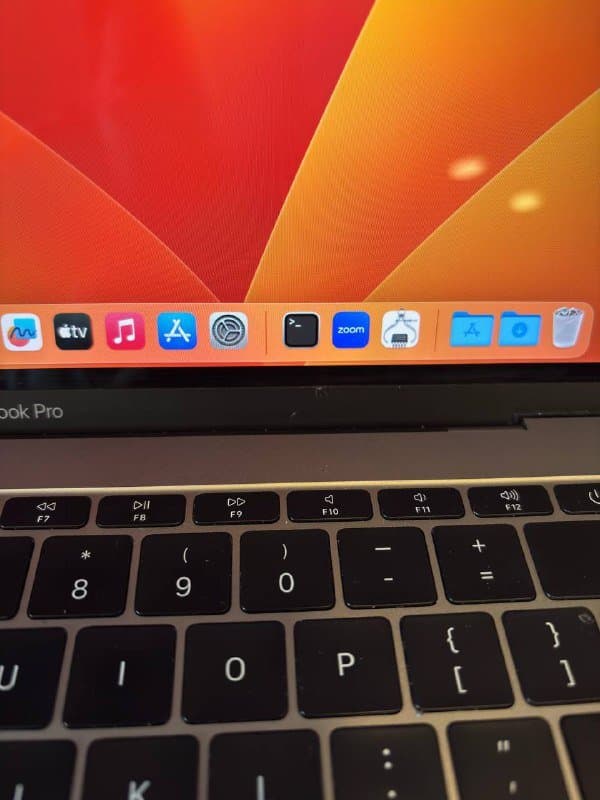 Macbook Pro 2017 i5 8/128 GB 4