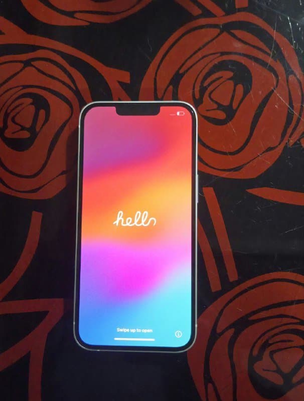 Айфон 13 в идеальном состоянии