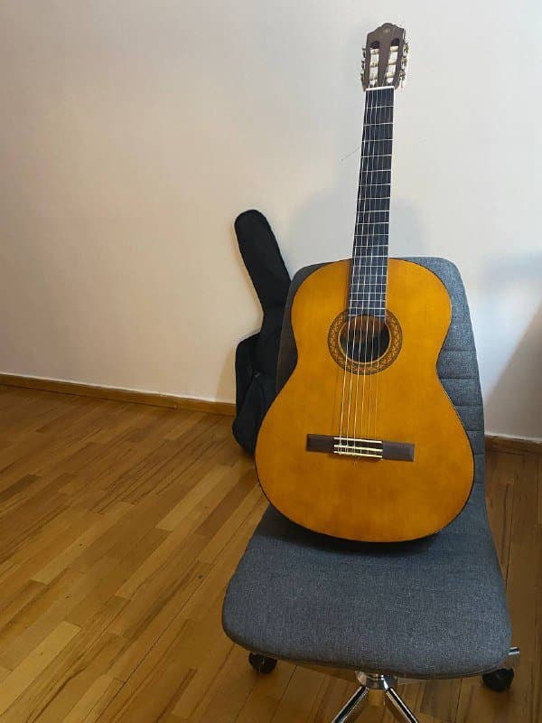 Гитара классическая Yamaha c40, чехол, новые струны