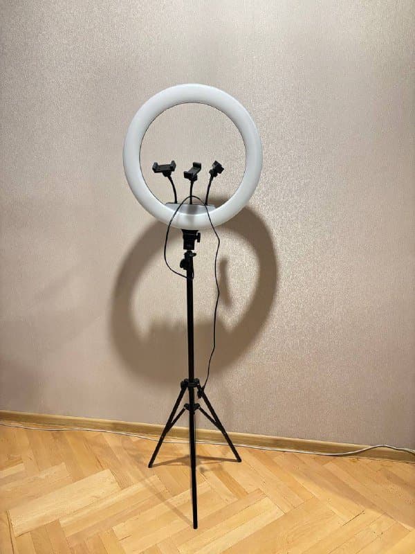 Кольцевая лампа с пультом управления