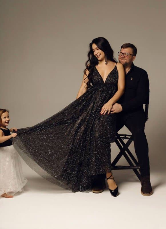 Платье женское в стразах с декольте 1