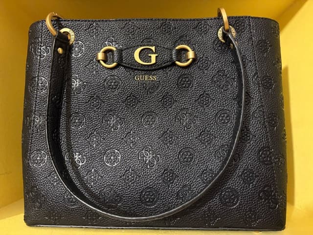 Сумка GUESS из натуральной кожи