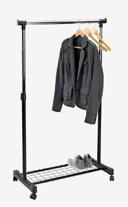 Вешалка, чёрные стулья, кофейный стол