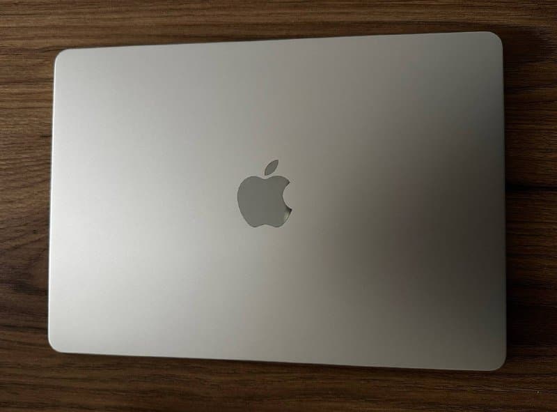 MacBook Air 13.6” Apple M3 16GB 512GB 4