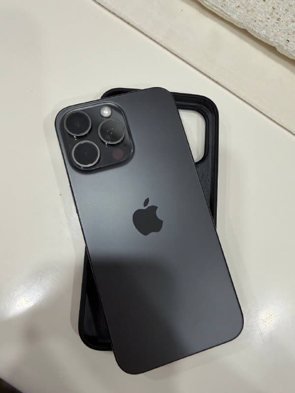 iPhone 15 Pro Max 256 ГБ 4
