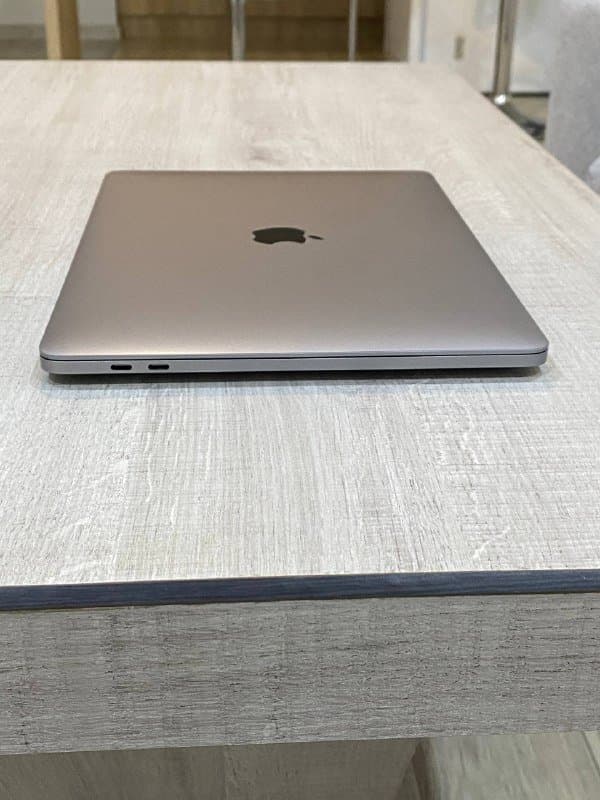 MacBook Pro M1 16GB RAM 256GB SSD 3
