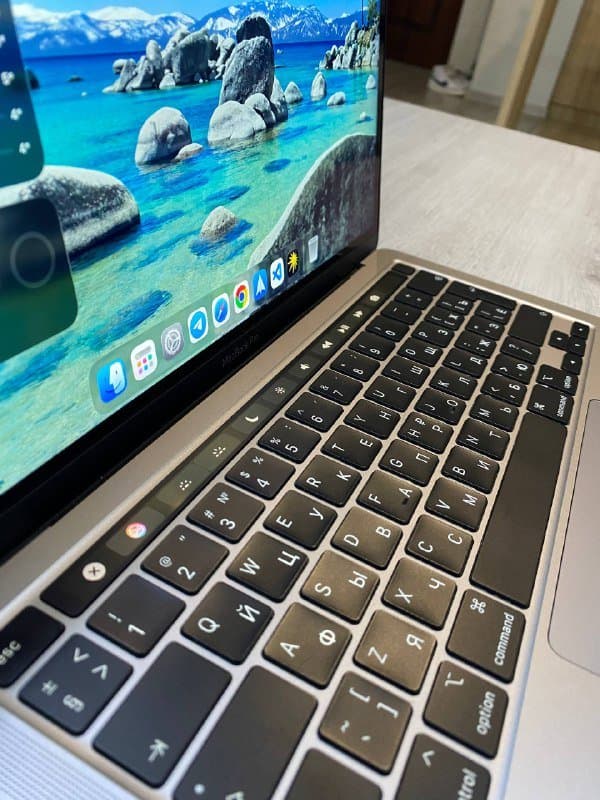 MacBook Pro M1 16GB RAM 256GB SSD 4