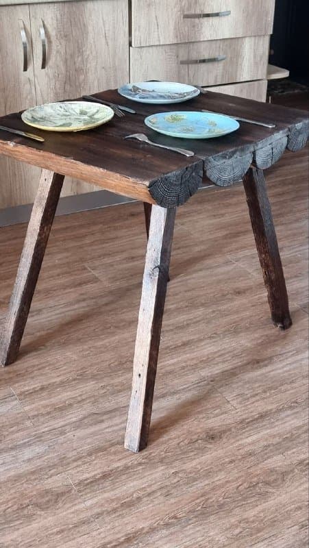 Обеденный стол из лиственницы 60х70 см