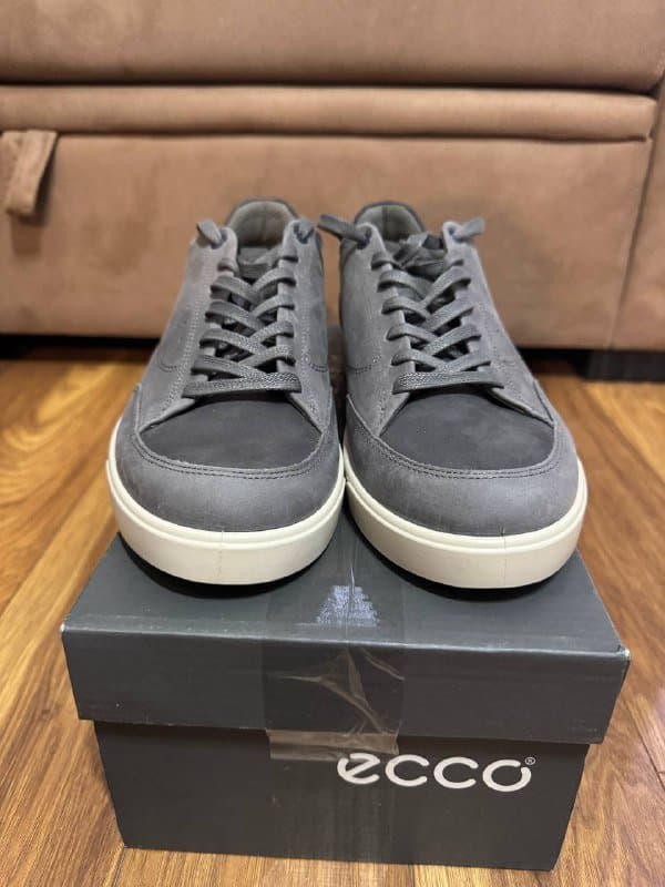 Новые ботинки Ecco 42 размер