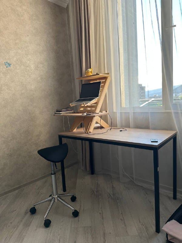 Стол, стул-седло, столик для ноутбука