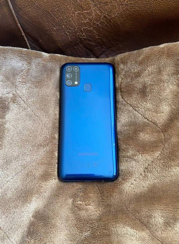 Телефон Samsung M31 128GB 6RAM 1