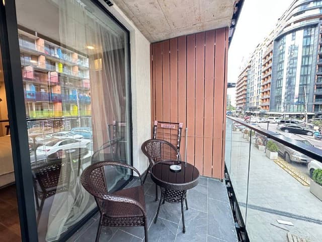 Просторная студия с мебелью в аренду