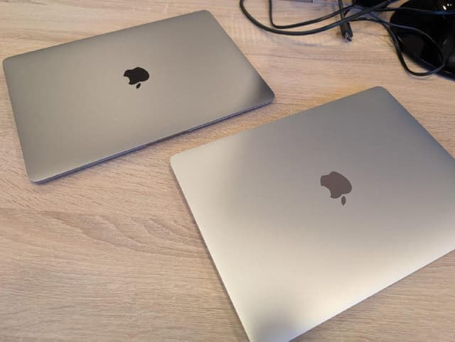 Macbook Air 13 inch M1 Silver, Space Gray