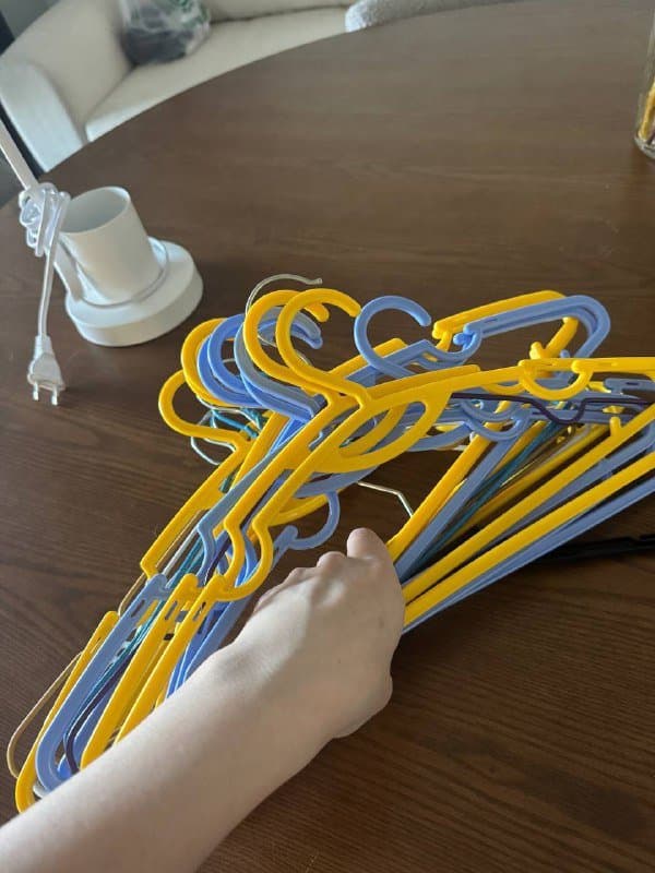 вешалки, настольная лампа, корпус для ПК, коллаген, подушка, детская игрушка, ваза 3