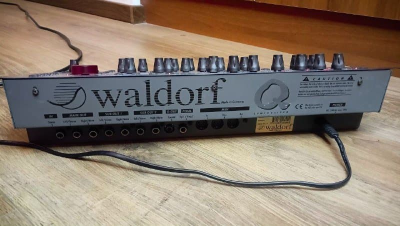 Синтезатор Waldorf Q Rack 4