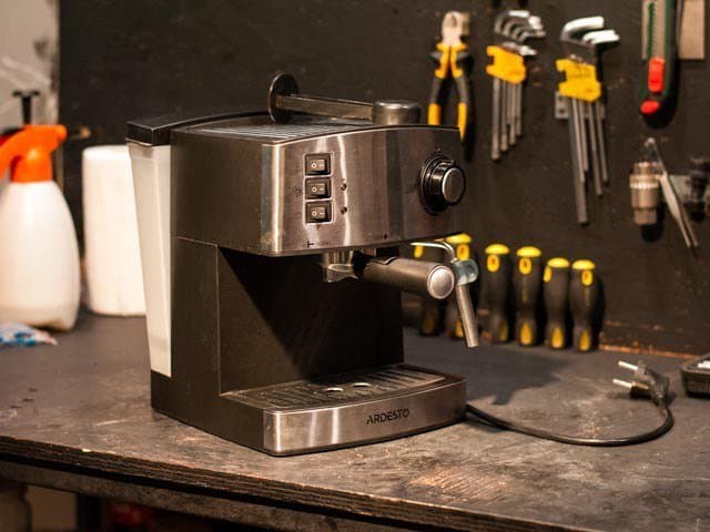 Кофемашина Ardesto YCM-E1600 3