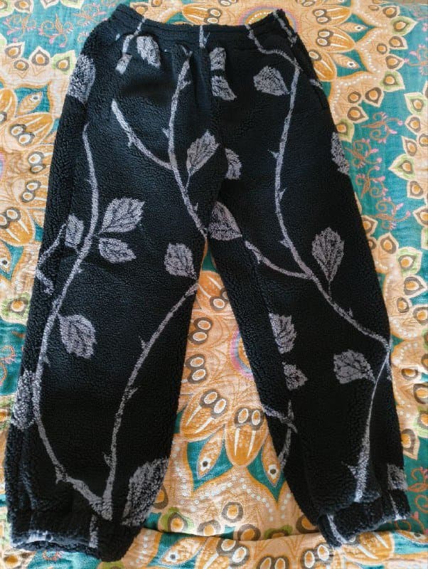 штаны Heresy, кроссовки Nike Air Force 1 Low, Mizuno Wave Rider 10, Nike Air Force 1 High Winter Boot, кеды Vans 1