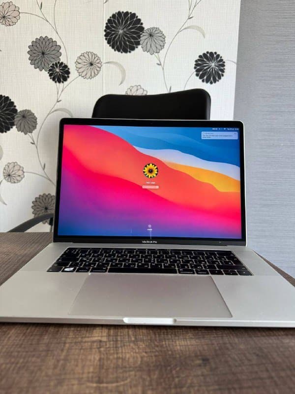 MacBook 15-inch 2019 Intel Core i9 16GB RAM 5