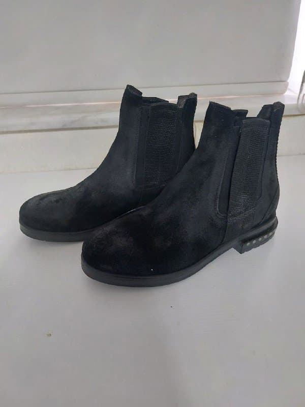 Новые замшевые ботинки размер 38 2