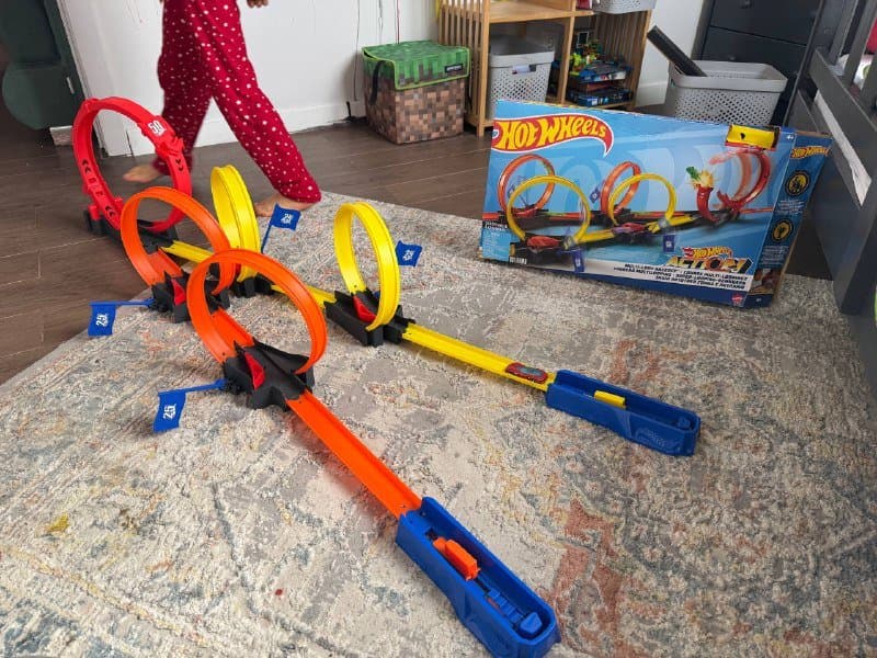 Набор Hot Wheels Multi-Loop Raceoff