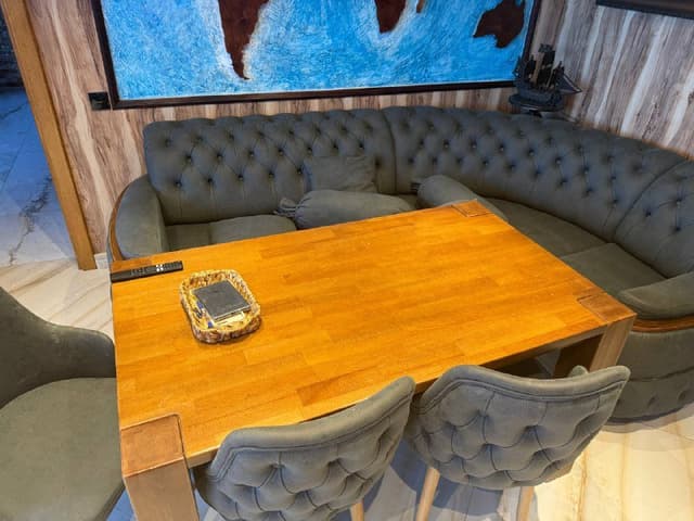 Диван и 3 стула