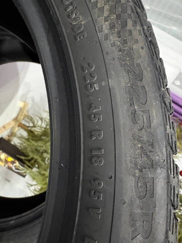 Зимние шины Continental 225/45R18 2 шт 5