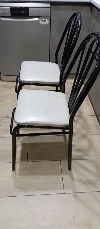 Стулья металлические с мягкой сидушкой, 4 шт 1