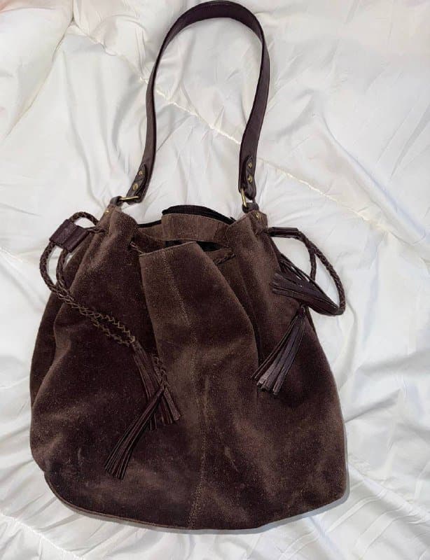 Вместительная сумка из натуральной замши 2