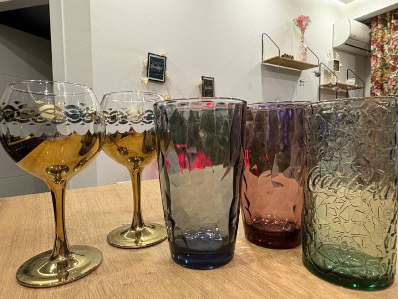 Стаканы, блендер Braun, соковыжималка Miui, терка, штопор, глечик, турка, скалка, формы для выпечки, степпер, книга Гарри Поттер 1