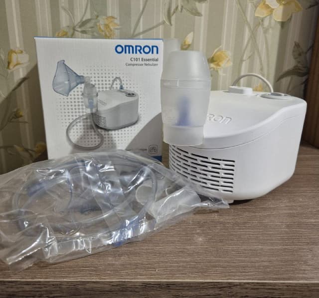 Ингалятор компрессионный Omron C101 Essential